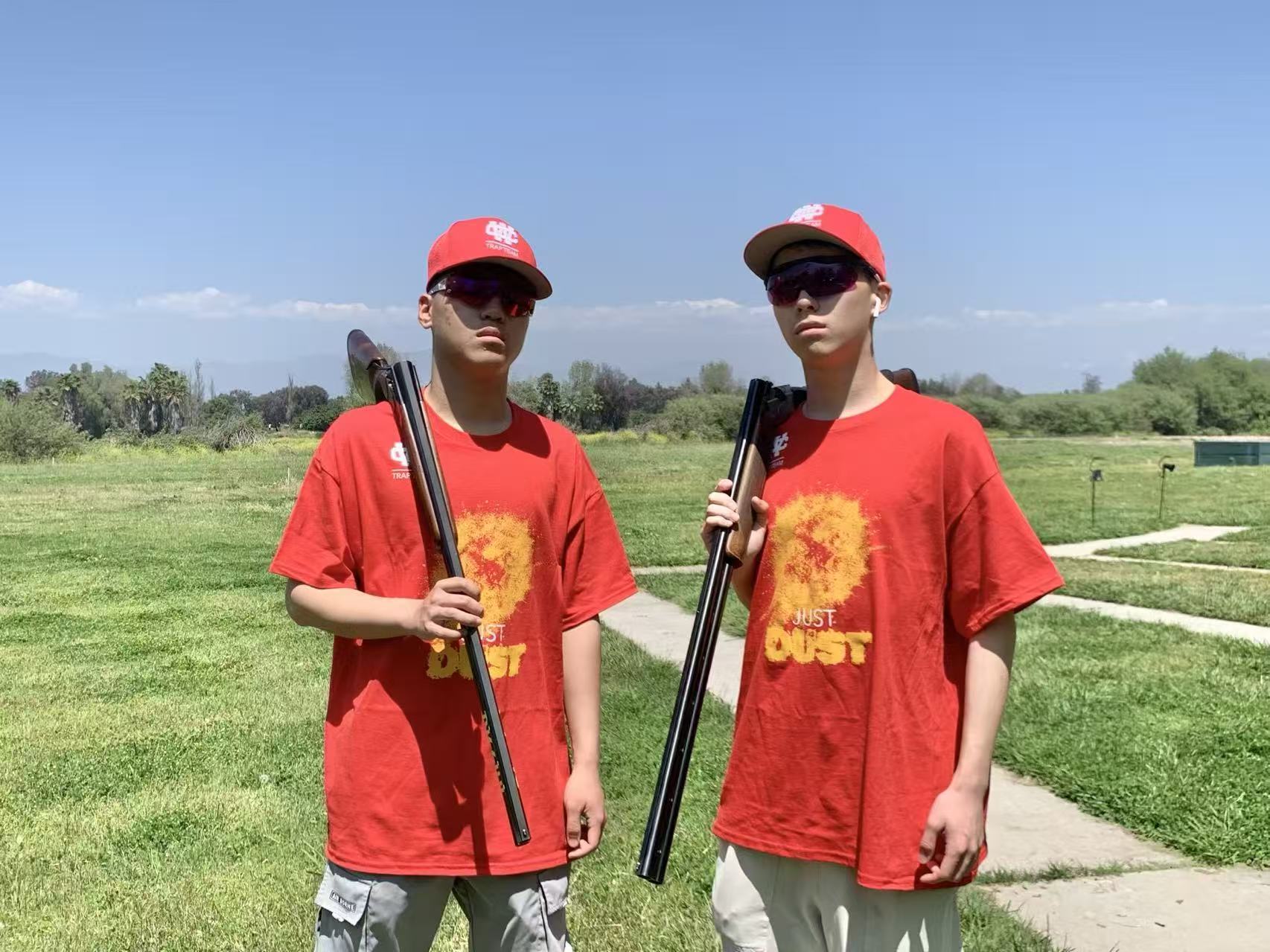飞碟射击铸就坚韧之路，双胞胎兄弟Ricky与Jonathan成长经历激励洛杉矶华裔青少年